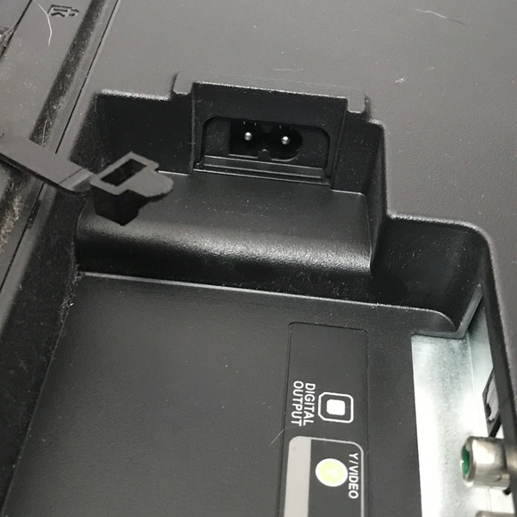 Small Insignia TV - Picture 10 of 11